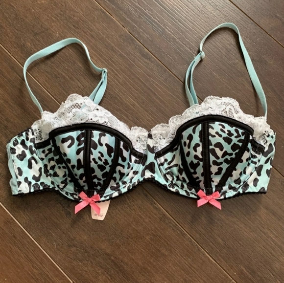 🆕 Victoria Secret Bra - Picture 2 of 4